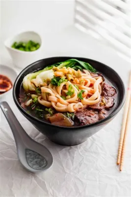  黄岡の「牛肉麺」は、濃厚な牛肉スープとコシのある麺が織りなす至高の一碗！