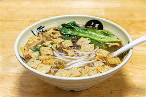  柳州 Snail Rice Noodles 濃厚なスープとプリプリの食感が織りなす、至福の一皿！