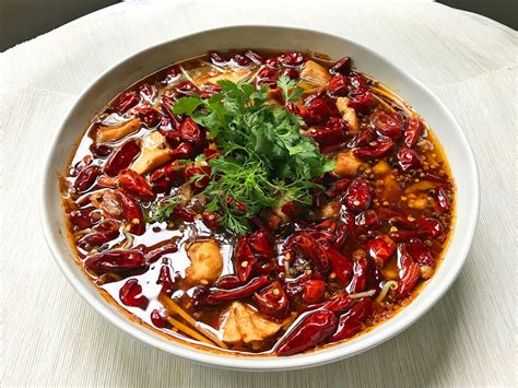  水煮魚、麻辣でピリ辛な味わいが食欲をそそる至高の一皿！